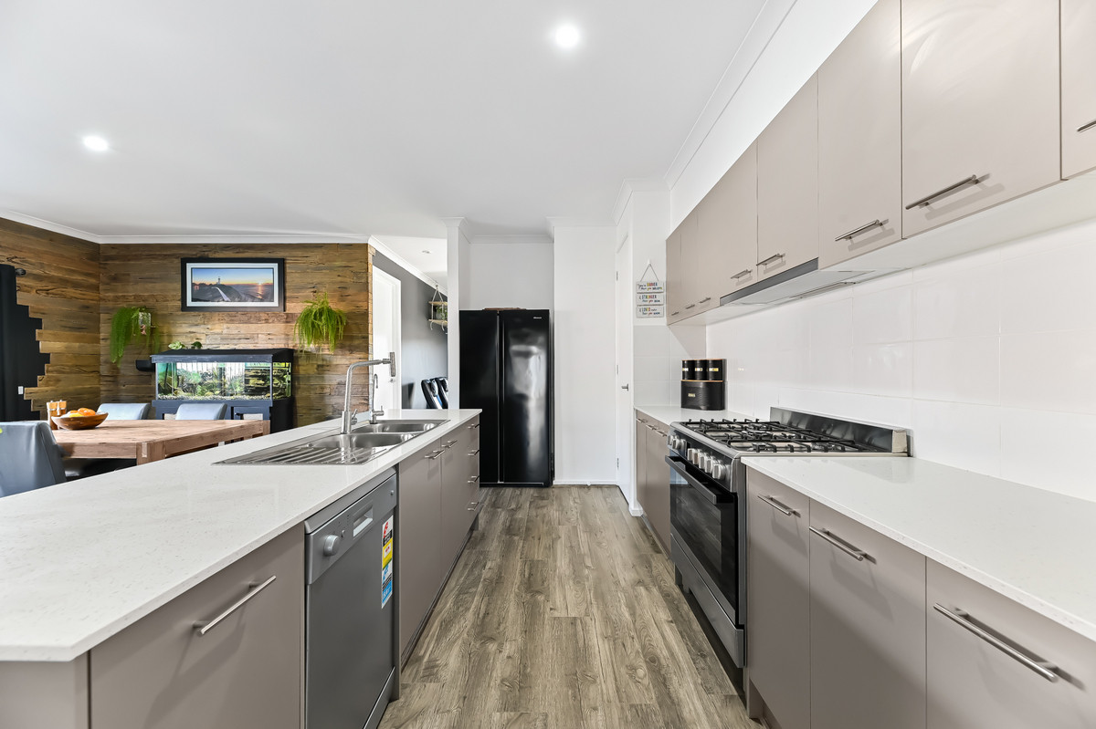 24 Shelton Park Drive, Koo Wee Rup VIC 3981, Koo Wee Rup - Thumbnail 7