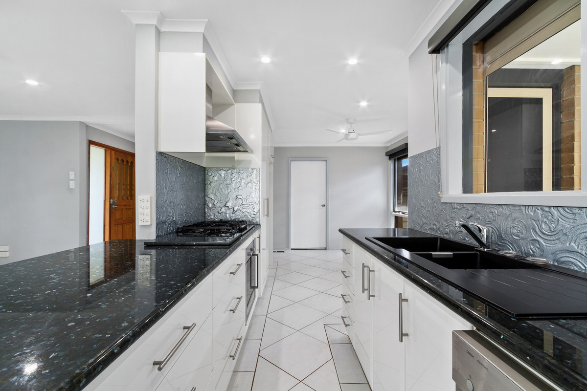 10 Maple Crescent, Churchill VIC 3842, Churchill - Thumbnail 3