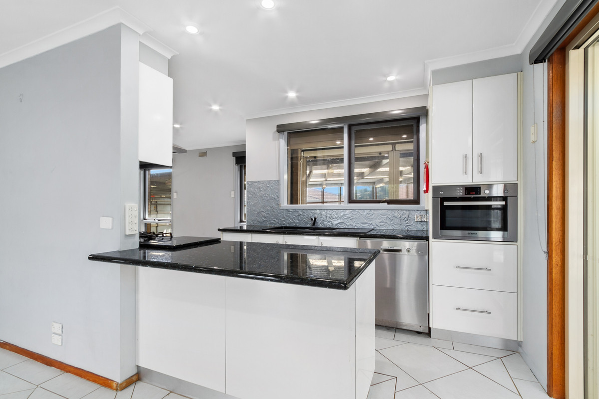 10 Maple Crescent, Churchill VIC 3842, Churchill - Thumbnail 8