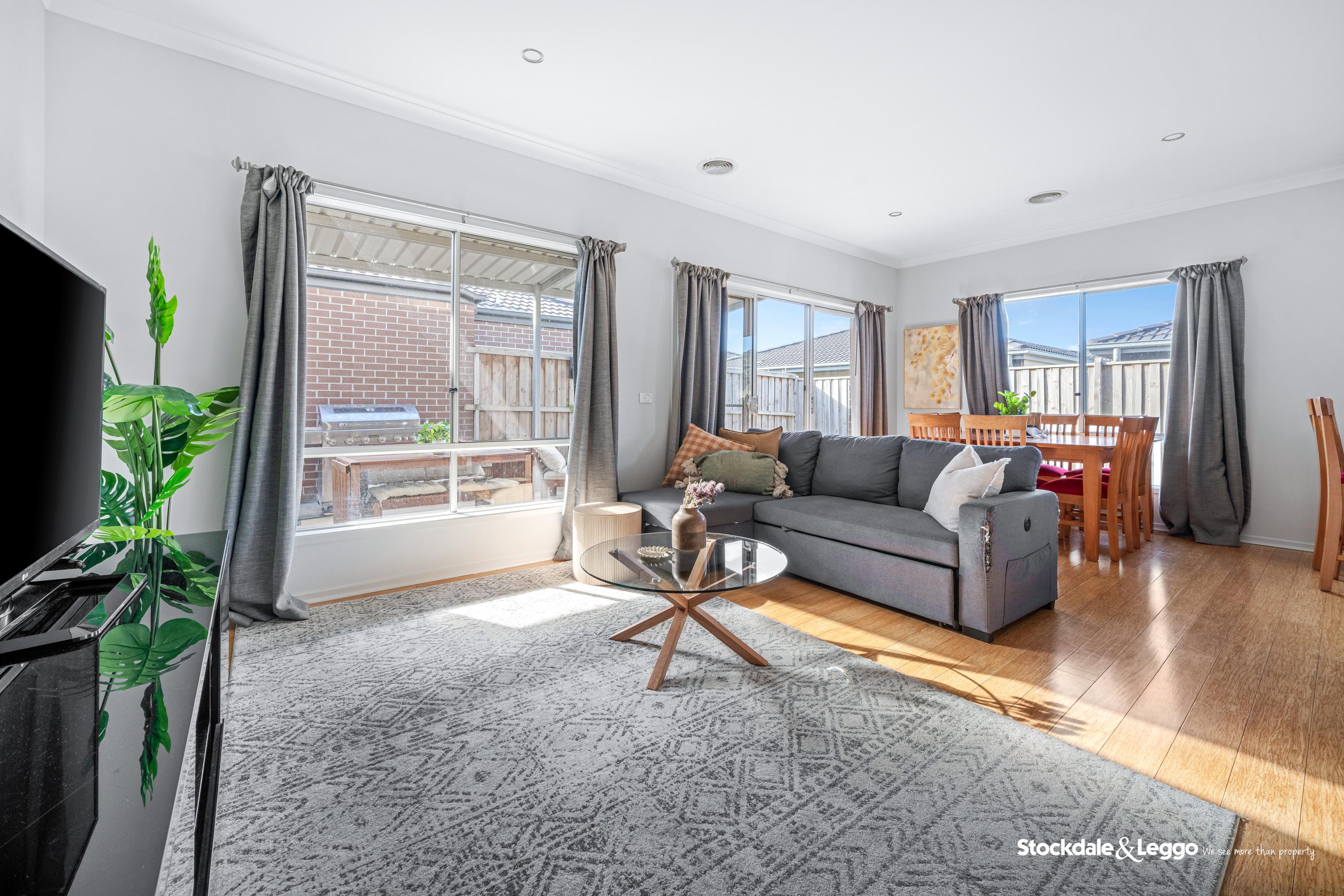 32 Remus Circuit, Cranbourne West VIC, Cranbourne West - Thumbnail 2