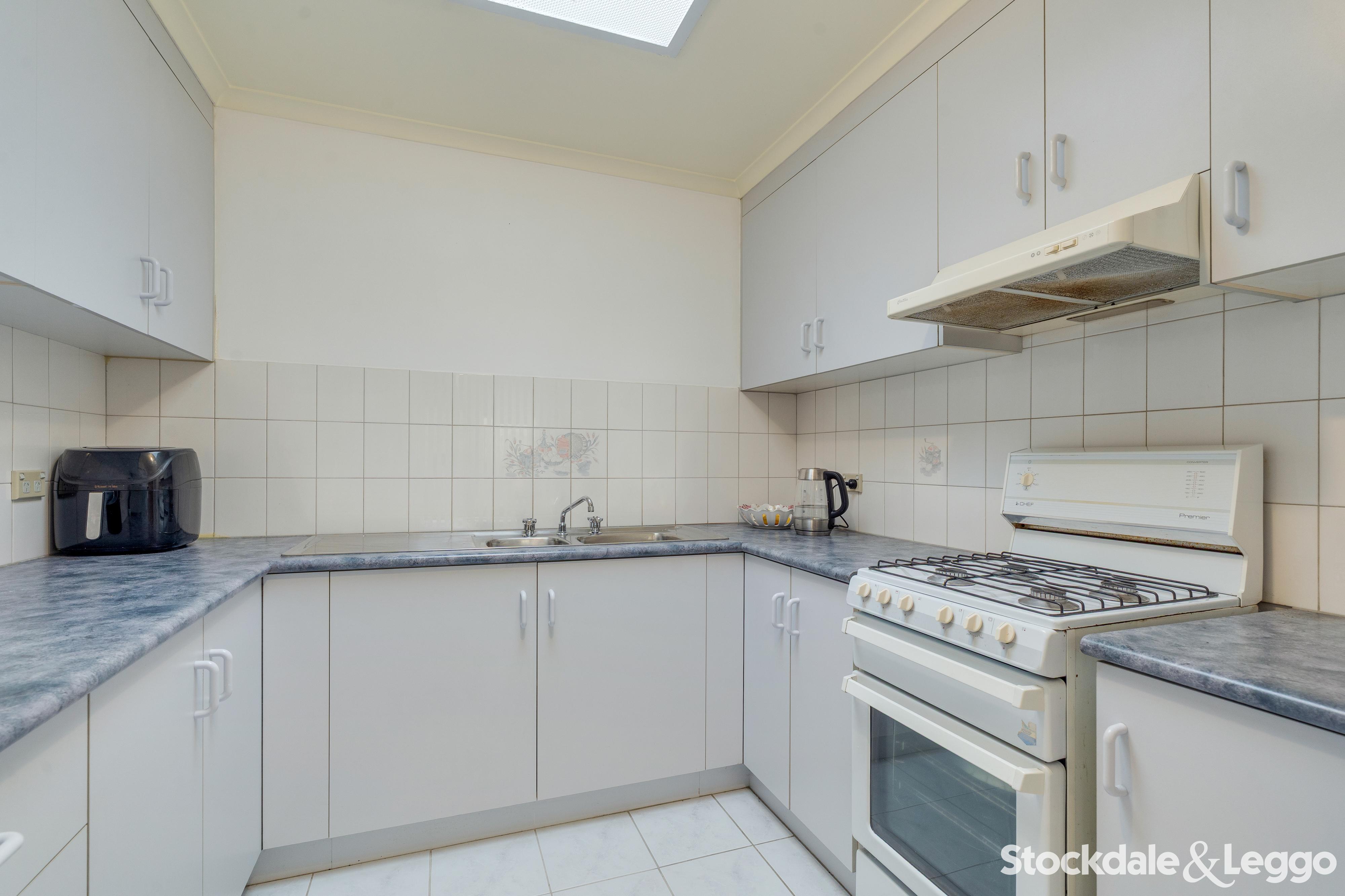 10 Parkinson Way, Roxburgh Park VIC, Roxburgh Park - Thumbnail 3