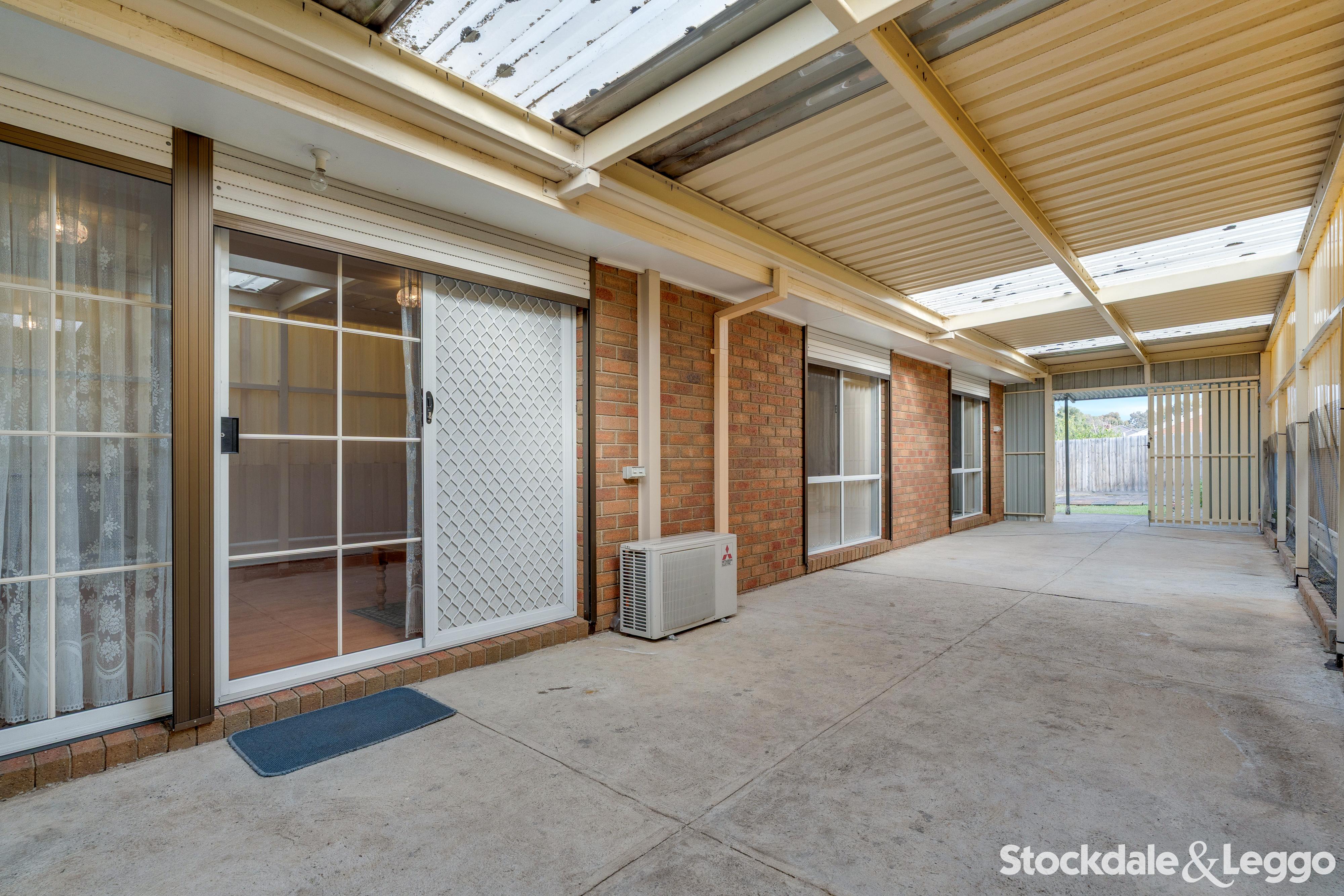 10 Parkinson Way, Roxburgh Park VIC, Roxburgh Park - Thumbnail 2
