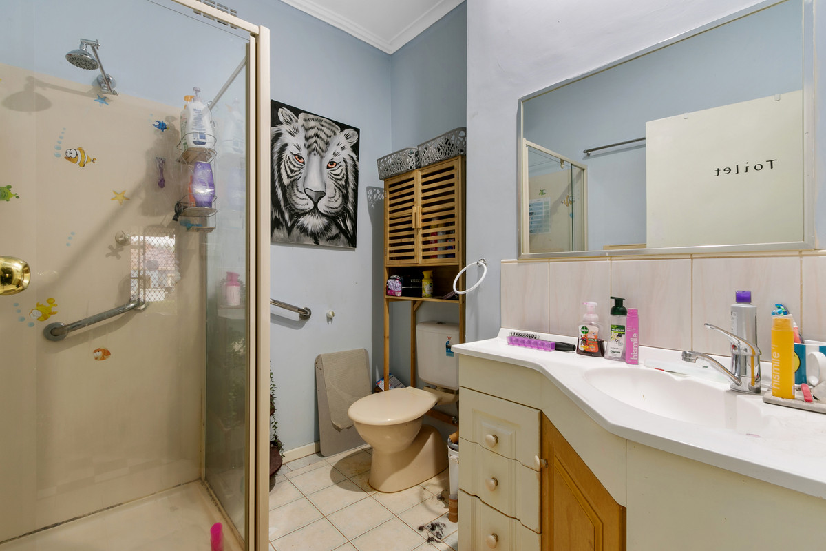 17 Latrobe Road, Morwell VIC 3840, Morwell - Thumbnail 3