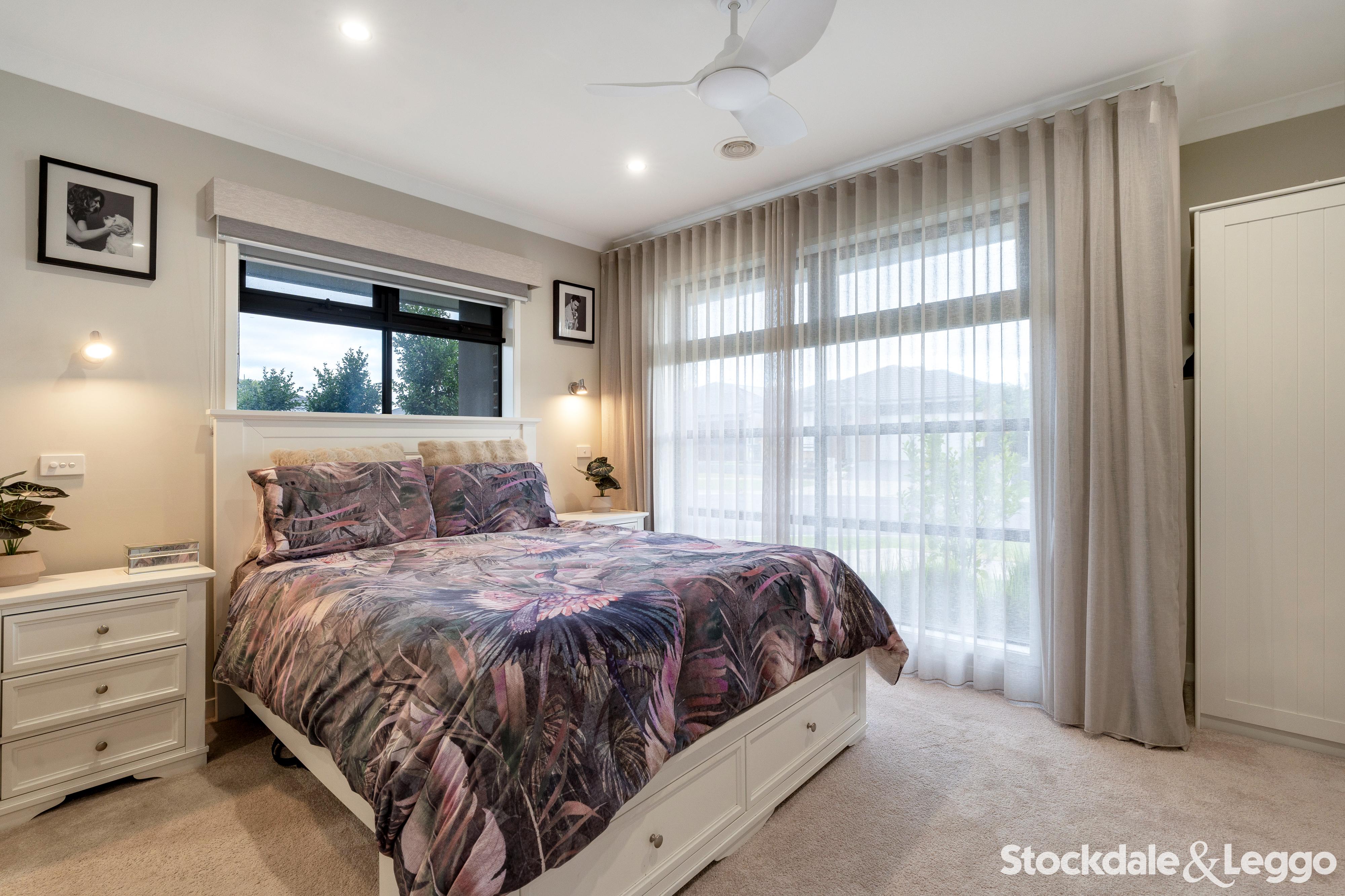 28 Featherwood Crescent, Craigieburn VIC, Craigieburn - Thumbnail 2