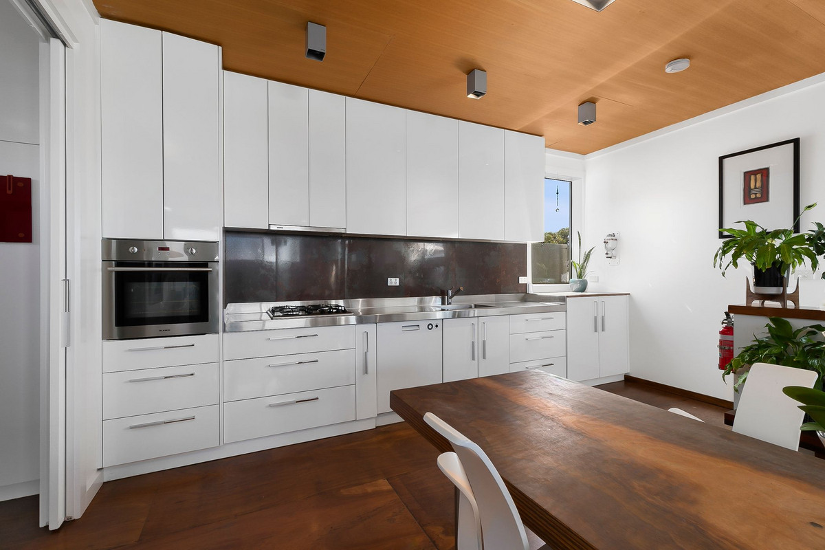 2 / 17 Clonard Avenue, Geelong West VIC 3218, Geelong West - Thumbnail 3