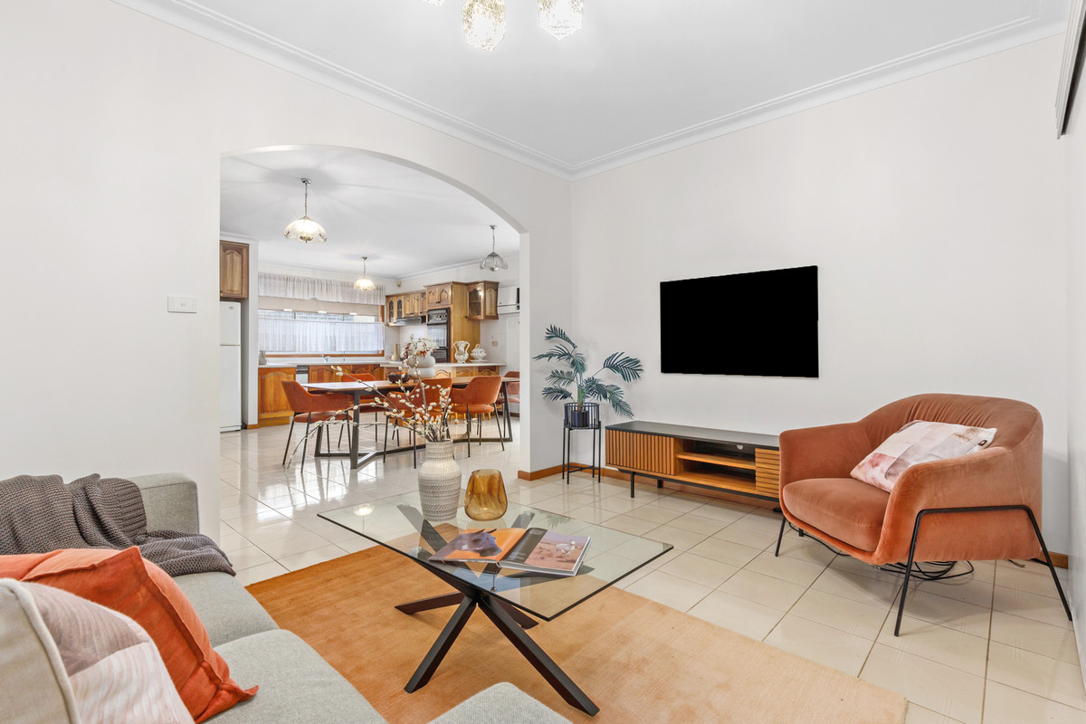 1 / 7 Logan Street, Glenroy VIC 3046, Glenroy - Thumbnail 4