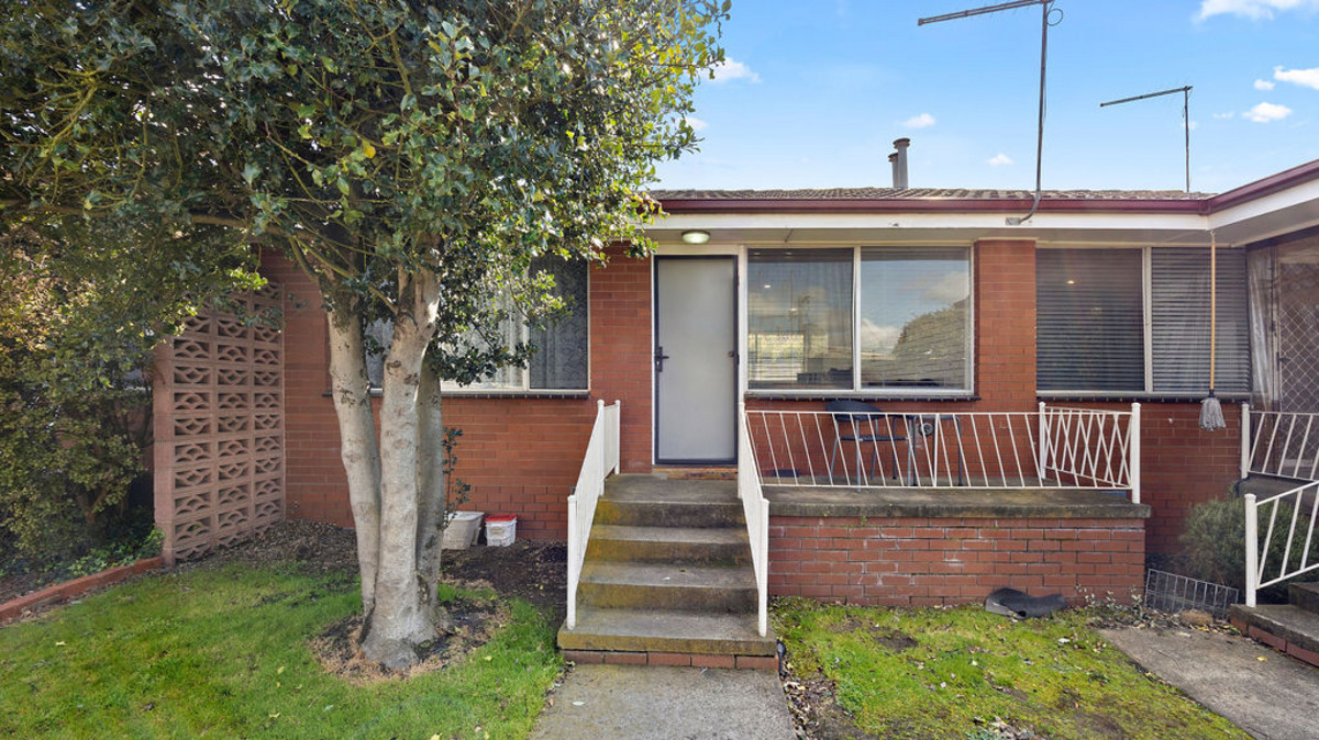 2 / 29 Carpenter Street, Wendouree VIC 3355, Wendouree - Thumbnail 2