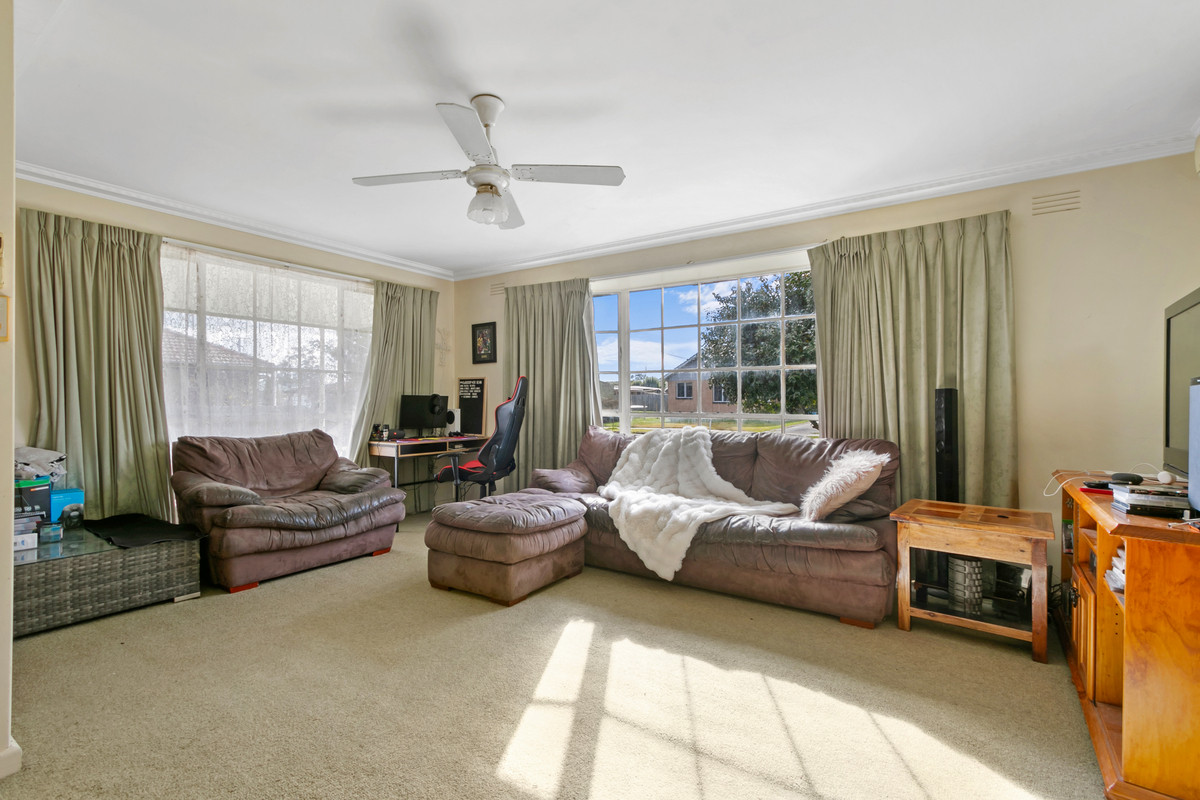 10 Henry Street, Yinnar VIC 3869, Yinnar - Thumbnail 2
