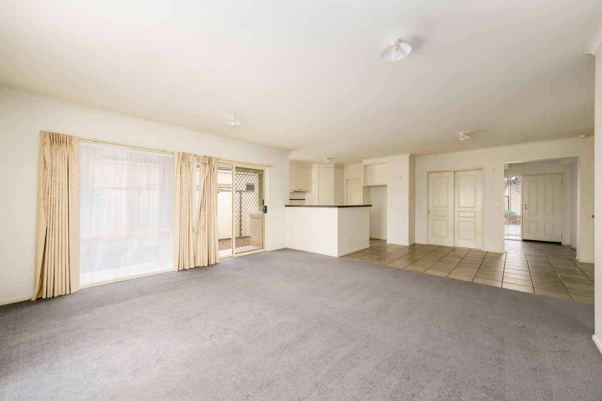 2 / 2-4 Ross Alan Drive, SHEPPARTON VIC 3630, Shepparton - Thumbnail 3