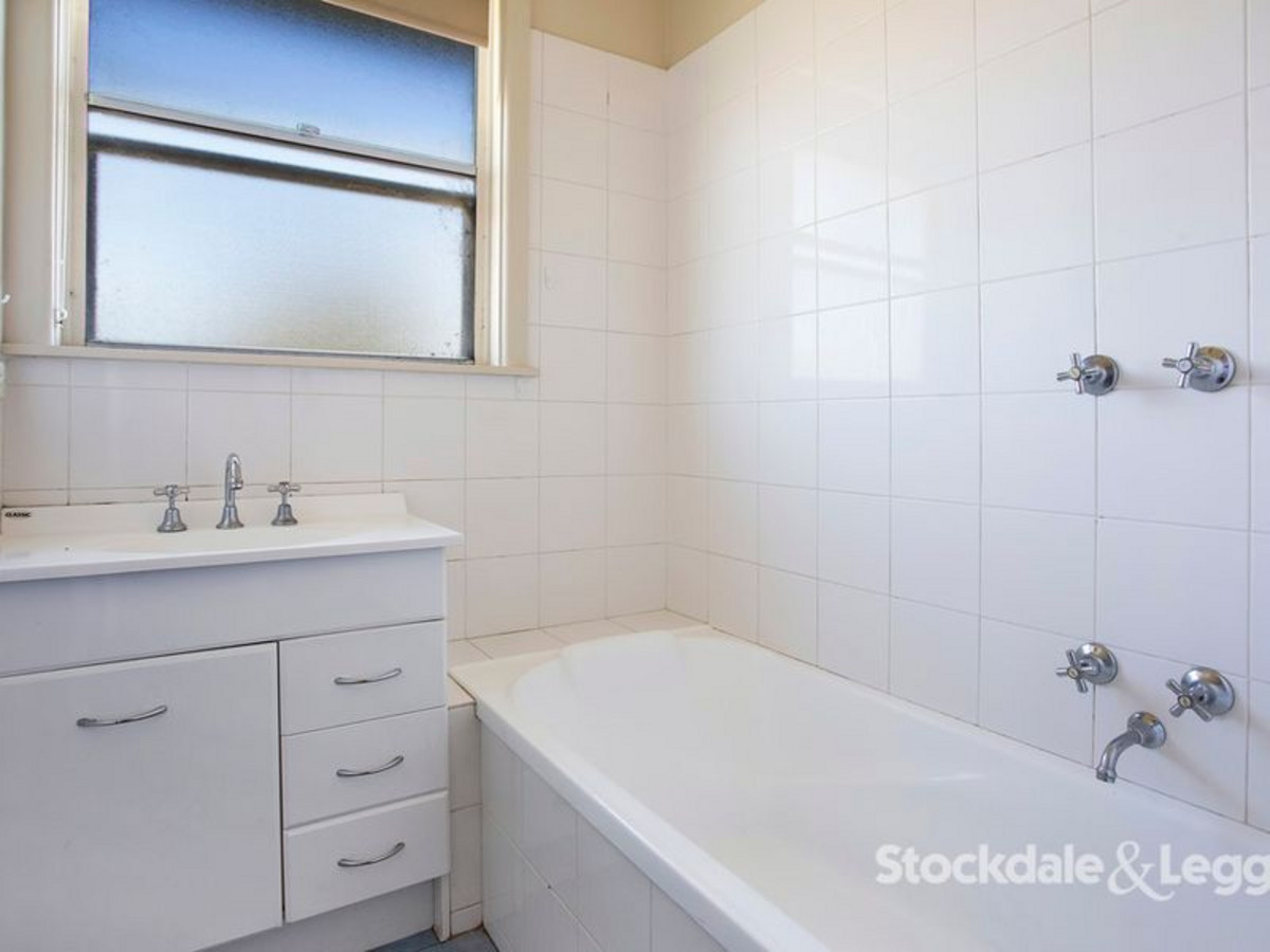 25 Tait Crescent, WARRNAMBOOL VIC 3280, Warrnambool - Thumbnail 5