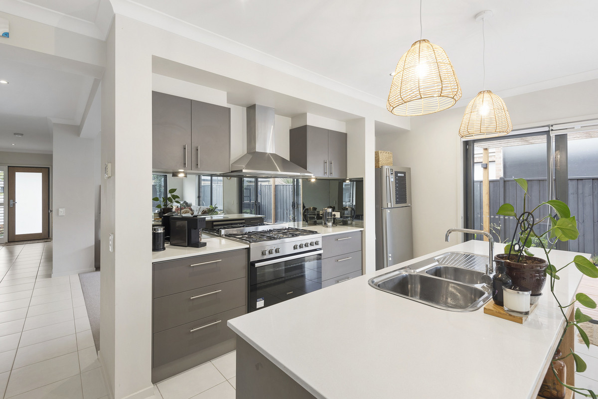 10 Brompton Avenue, Curlewis VIC 3222, Curlewis - Thumbnail 2