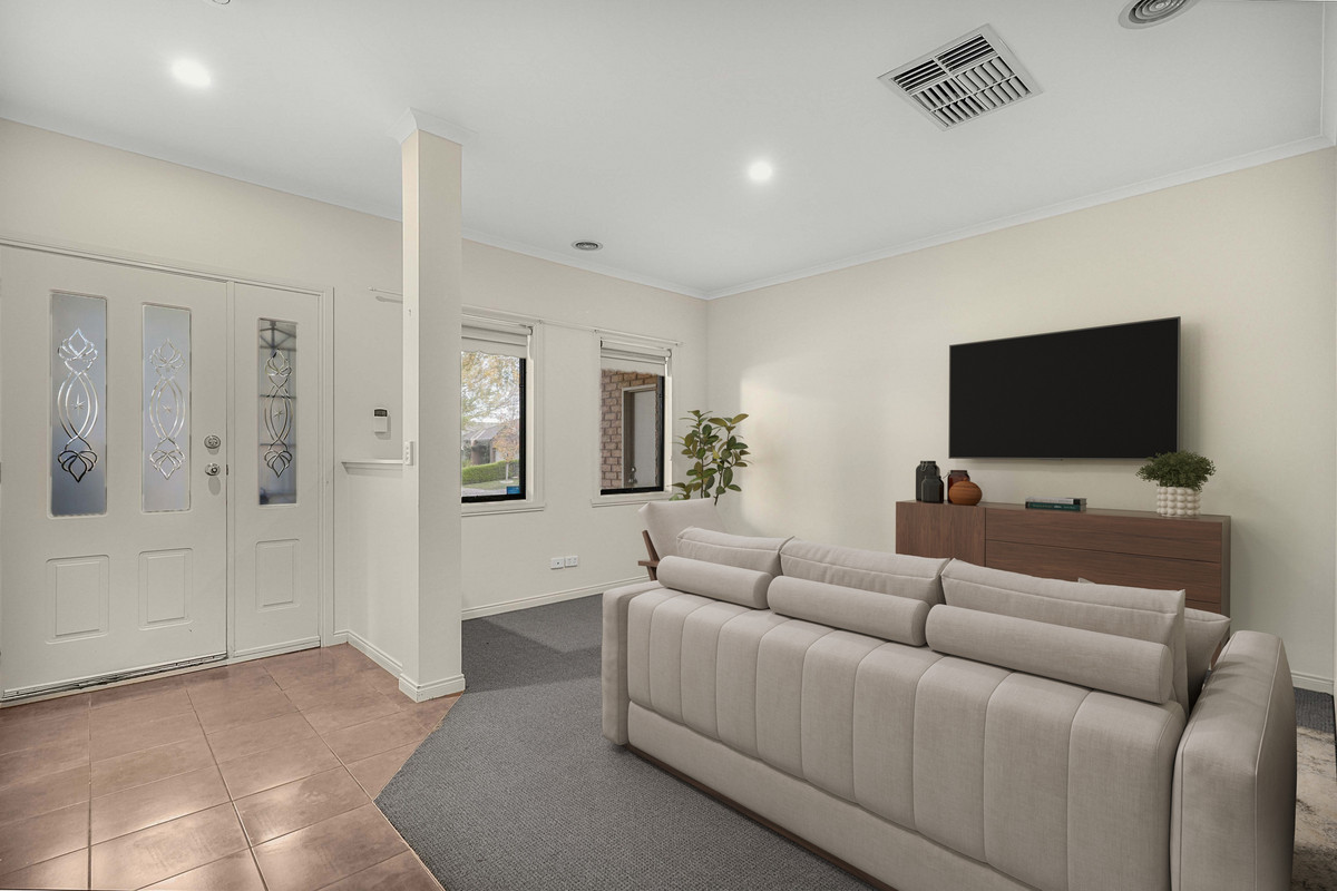 10 Sassafras Close, PAKENHAM VIC 3810, Pakenham - Thumbnail 2