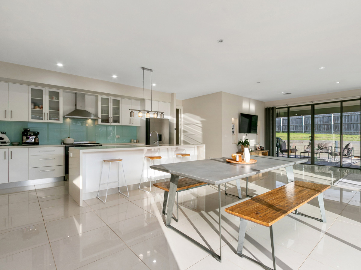 15 Notting Hill, Traralgon VIC 3844, Traralgon - Thumbnail 2