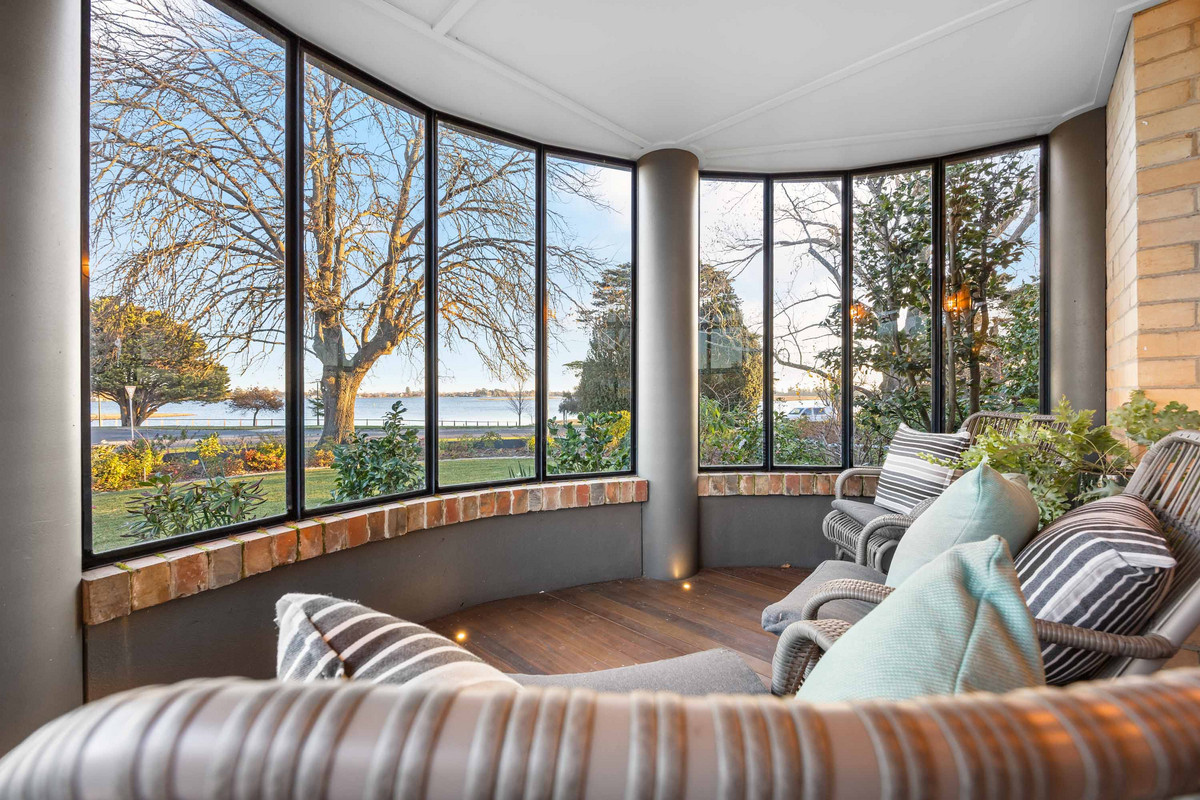 302 Wendouree Parade, Lake Wendouree VIC 3350, Lake Wendouree - Thumbnail 6