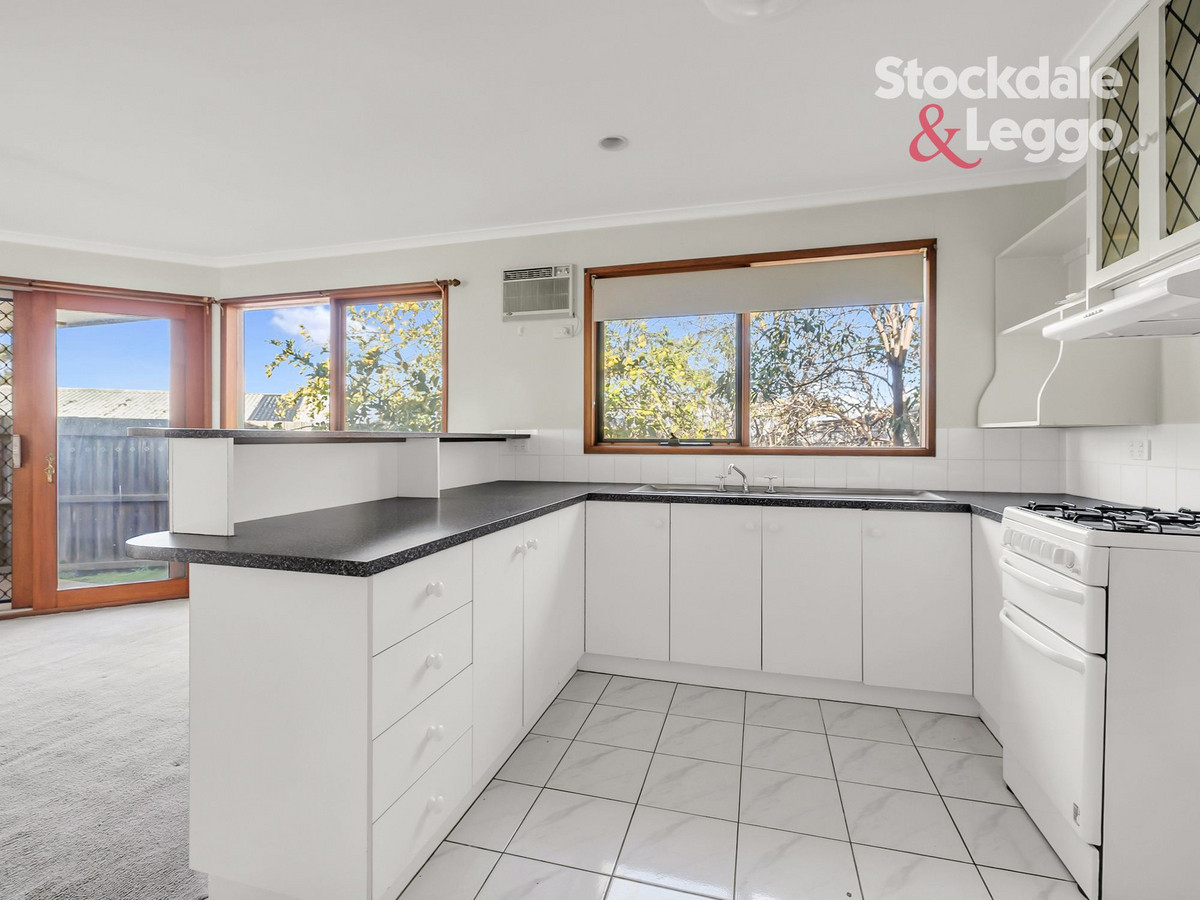 2 / 5-7 Taylor Drive, Darley VIC 3340, Darley - Thumbnail 2