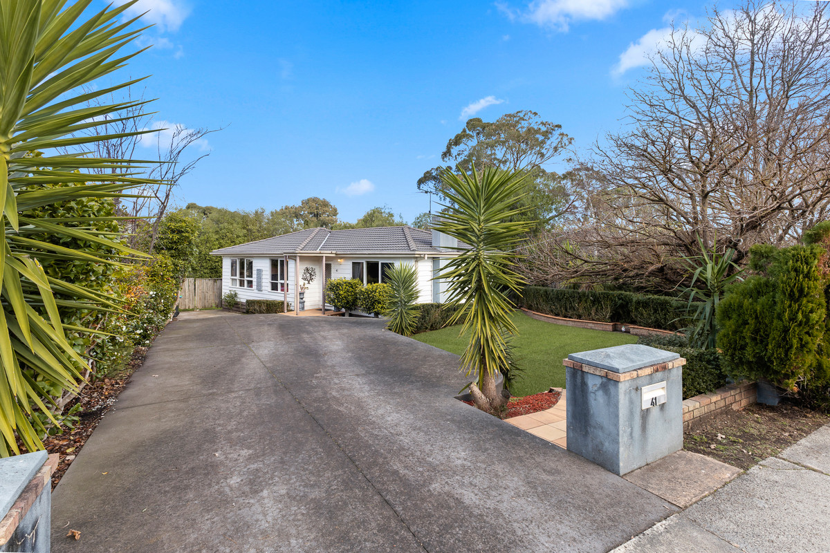 41 Silverton Drive, Ferntree Gully VIC 3156, Ferntree Gully - Thumbnail 2