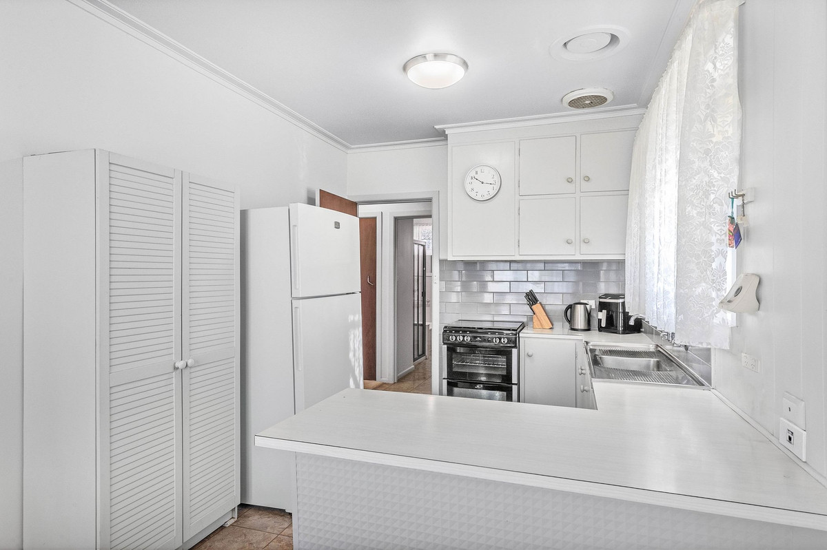 28 Ruhamah Avenue, Bell Post Hill VIC 3215, Bell Post Hill - Thumbnail 2