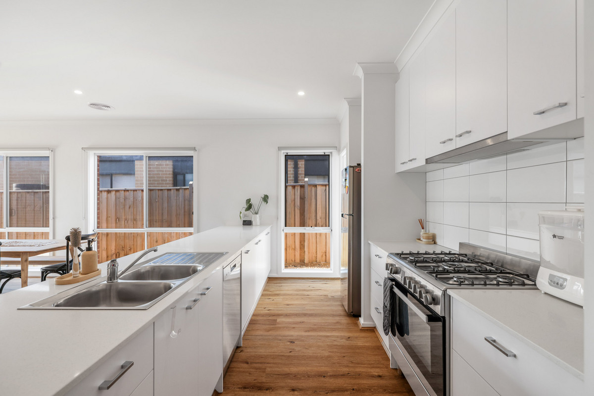 18 Wallaby Grove, Cowes VIC 3922, Cowes - Thumbnail 5