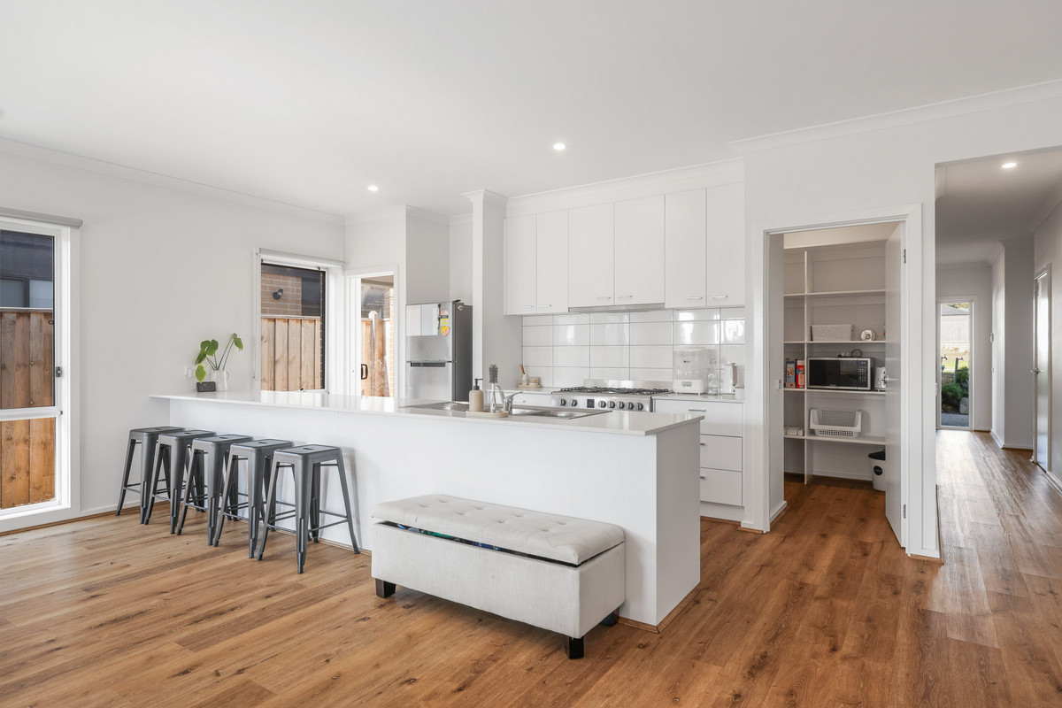 18 Wallaby Grove, Cowes VIC 3922, Cowes - Thumbnail 4