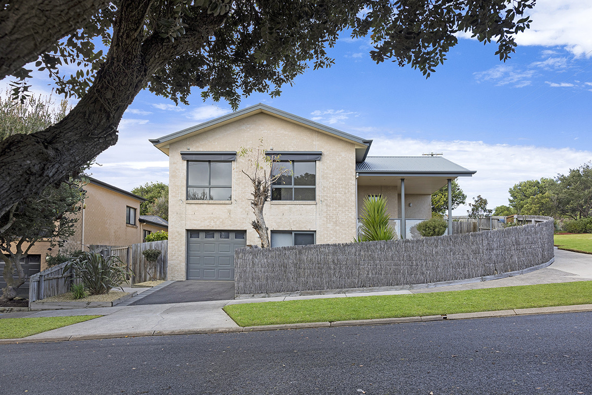98 Hickford Parade, WARRNAMBOOL VIC 3280, Warrnambool - Thumbnail 4