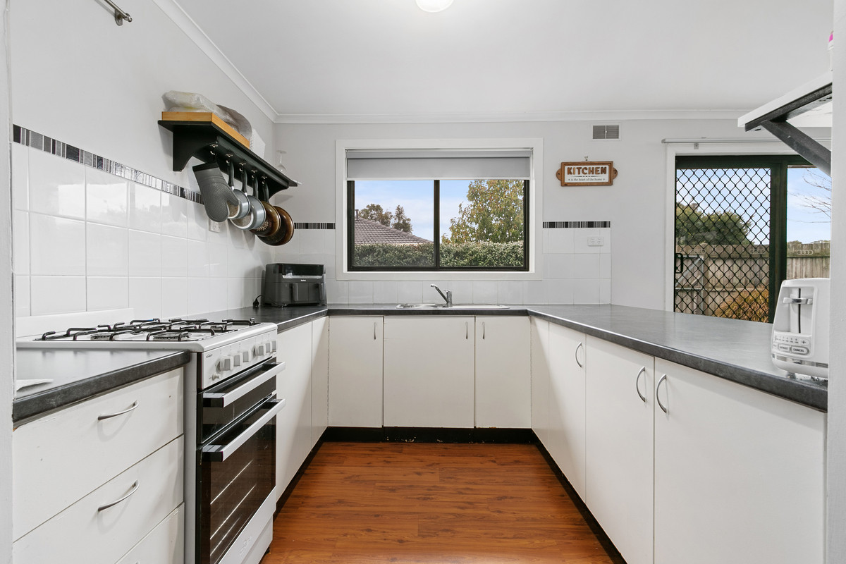 2 / 21 Bunyip Court, MORWELL VIC 3840, Morwell - Thumbnail 3