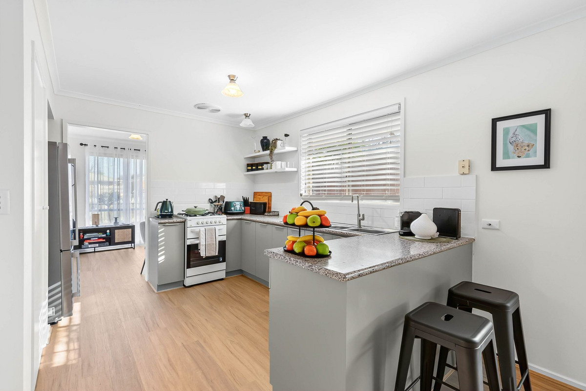 3 Stanford Court, Whittington VIC 3219, Whittington - Thumbnail 4