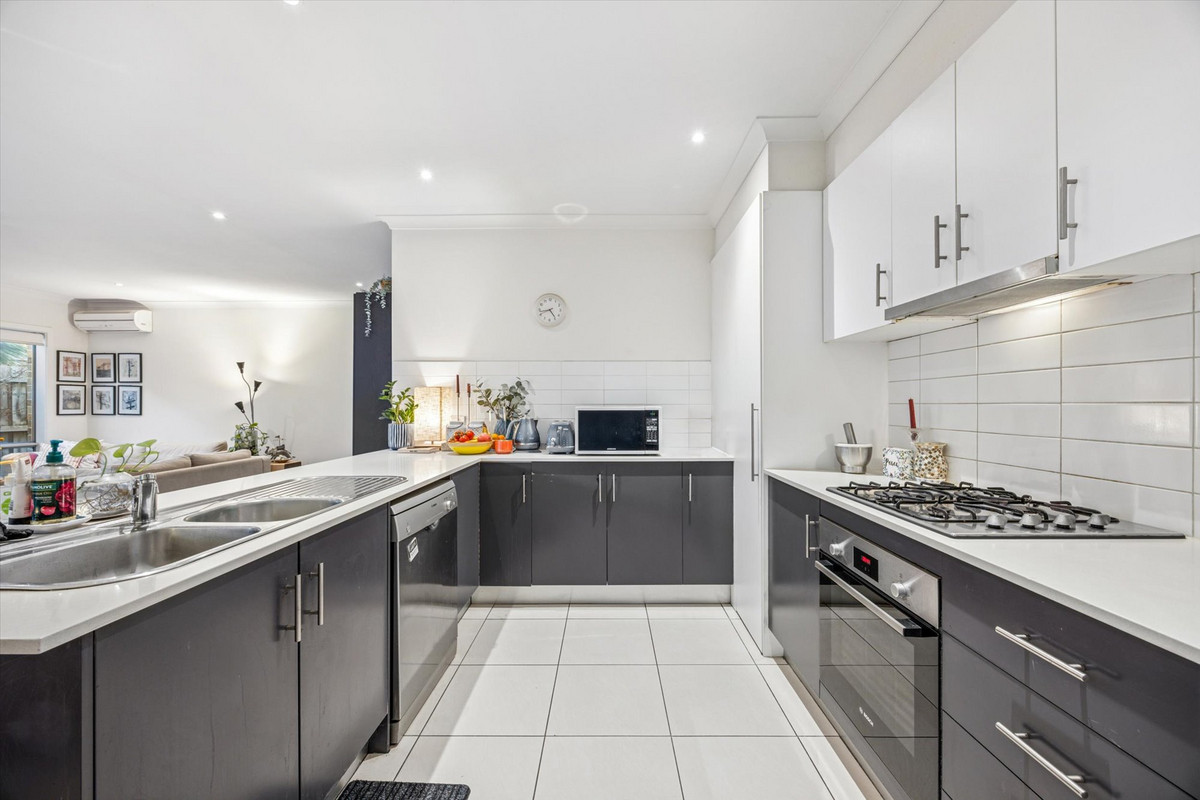 2 / 10 Matthieson Street, Highett VIC 3190, Highett - Thumbnail 3