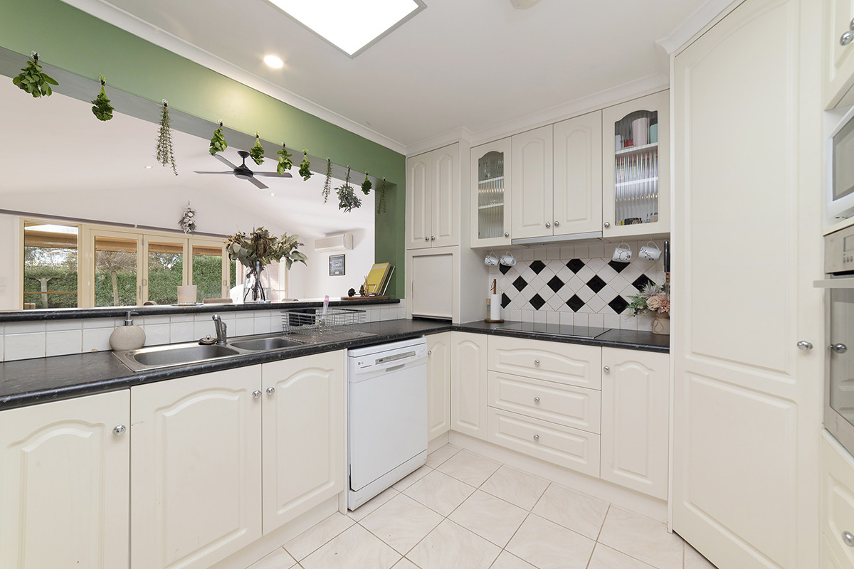 22 Balmoral Road, WARRNAMBOOL VIC 3280, Warrnambool - Thumbnail 2