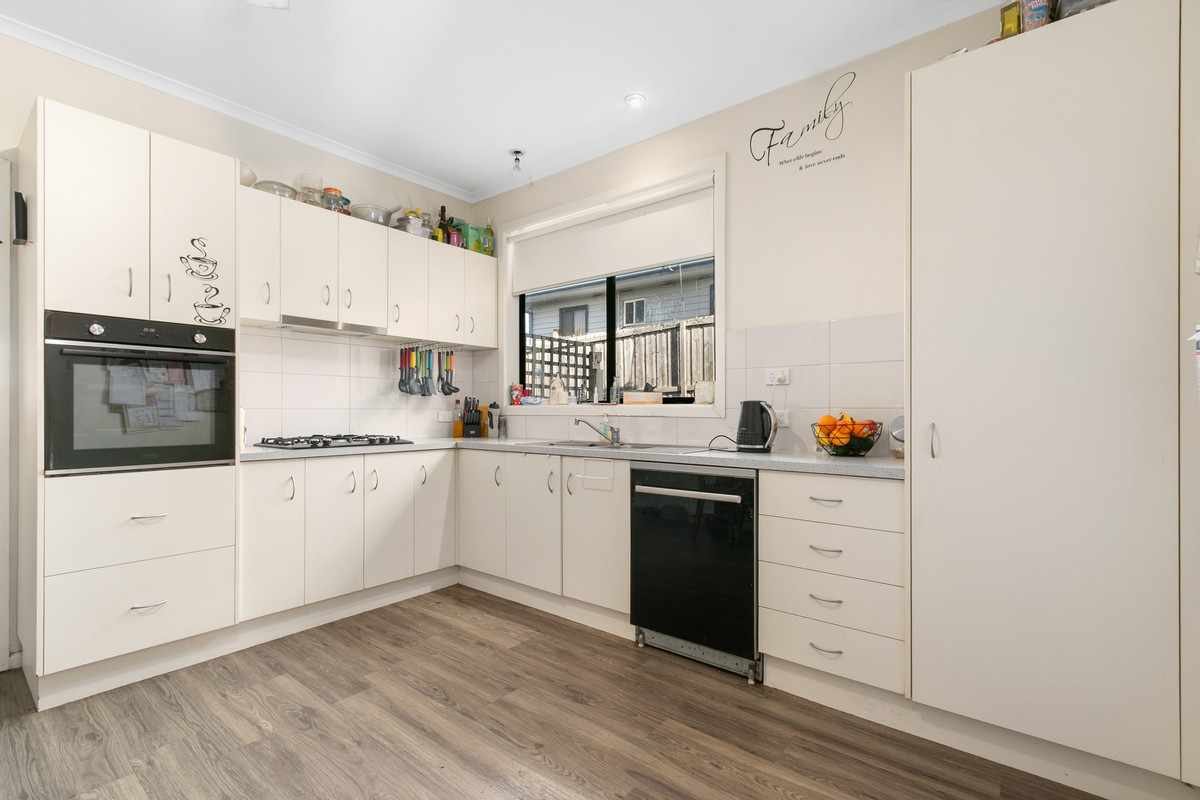 51 Robertson Street, Morwell VIC 3840, Morwell - Thumbnail 3