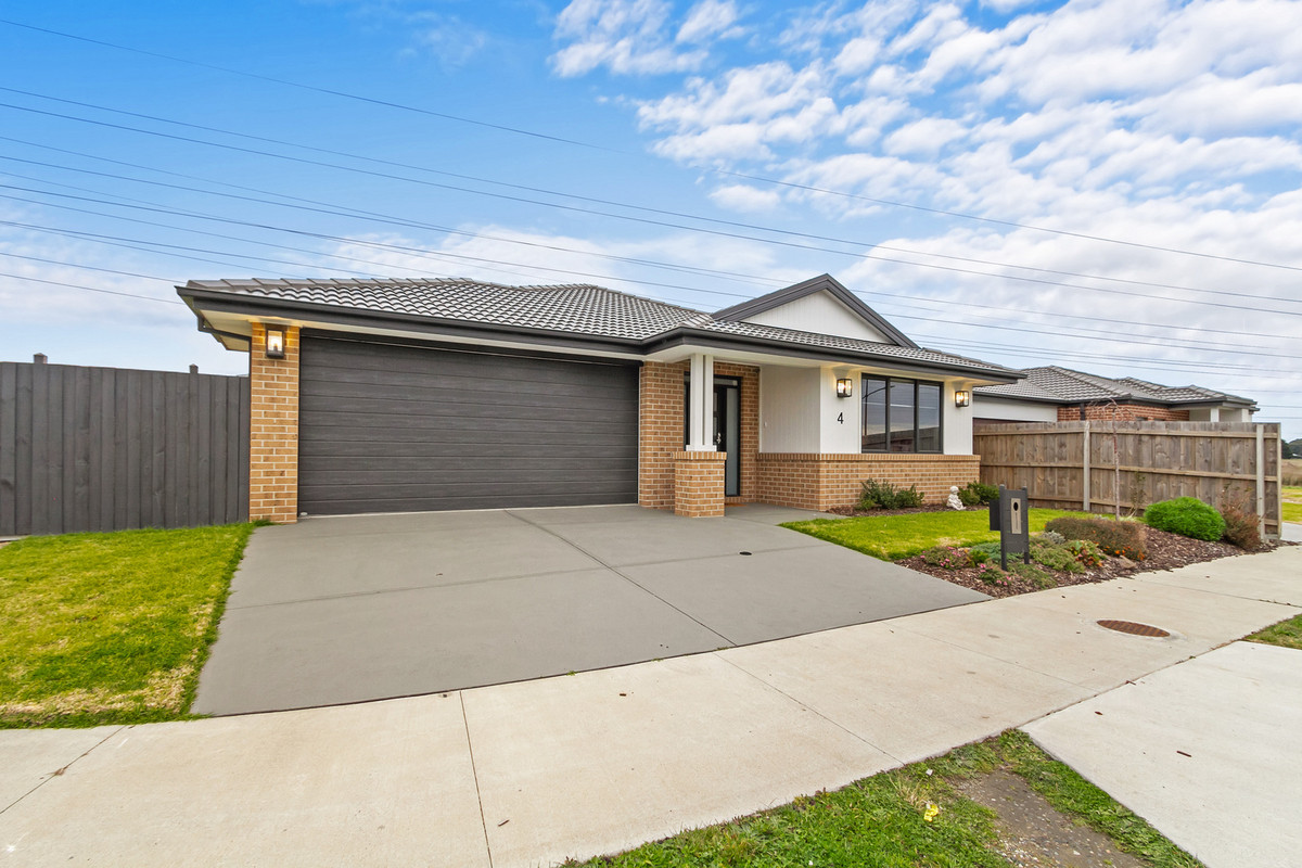 4 Caspian Court, Newborough VIC 3825, Newborough - Thumbnail 2