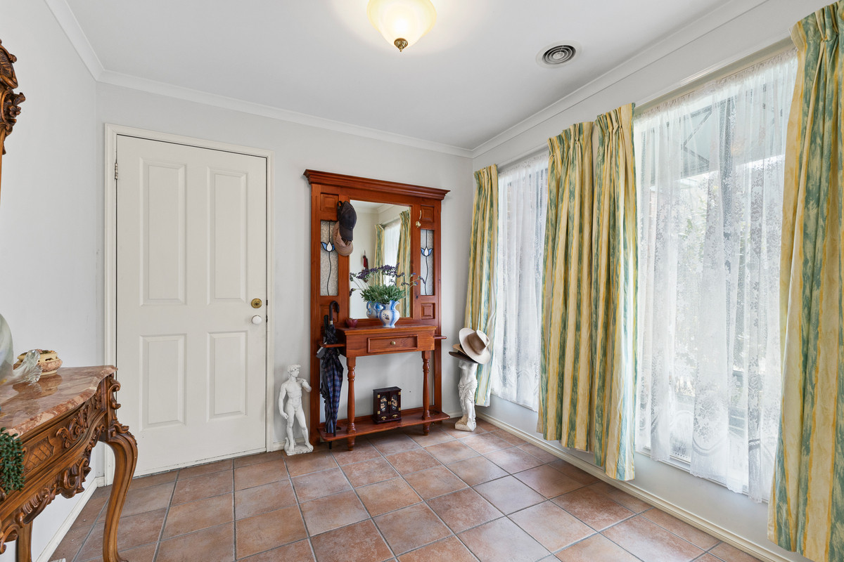 12 Sugar Gum Court, Upper Ferntree Gully VIC 3156, Upper Ferntree Gully - Thumbnail 3