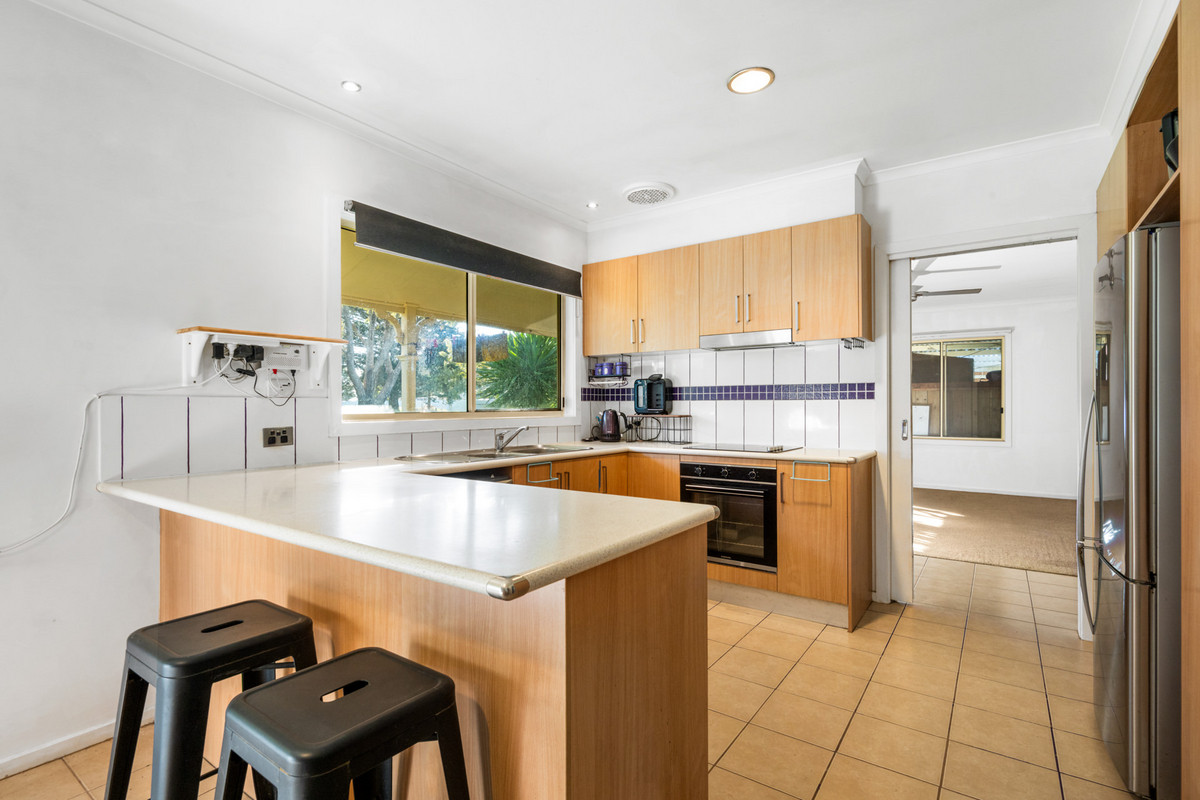 11 Hardie Street, ROKEWOOD VIC 3330, Rokewood - Thumbnail 2