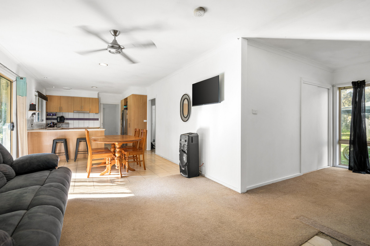 11 Hardie Street, ROKEWOOD VIC 3330, Rokewood - Thumbnail 3