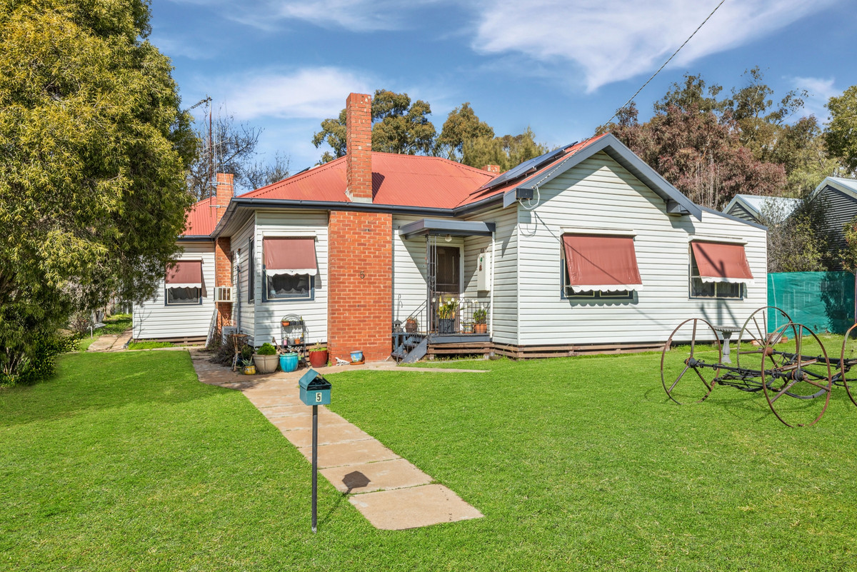 5 Reef Street, Wedderburn VIC 3518, Wedderburn - Image 1