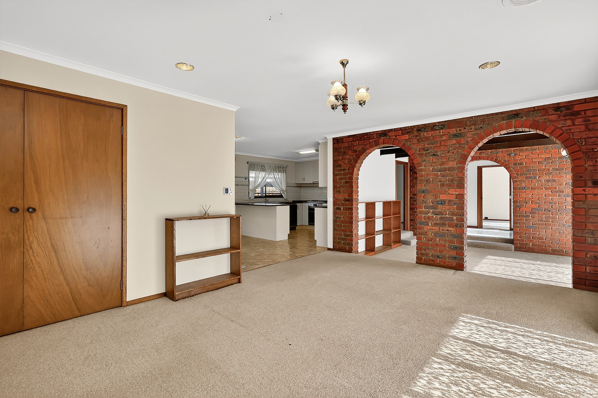 8 Nayler Crescent, Warrnambool VIC 3280, Warrnambool - Thumbnail 4