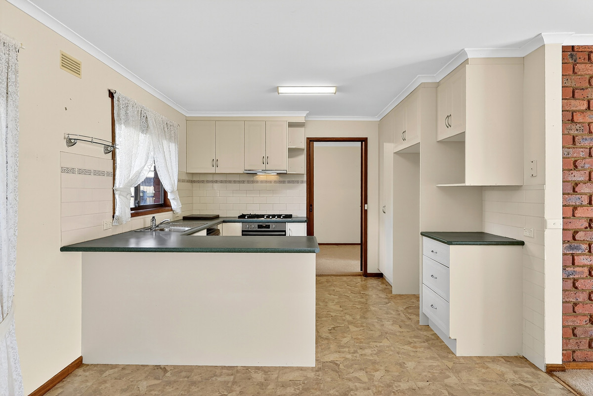 8 Nayler Crescent, Warrnambool VIC 3280, Warrnambool - Thumbnail 5