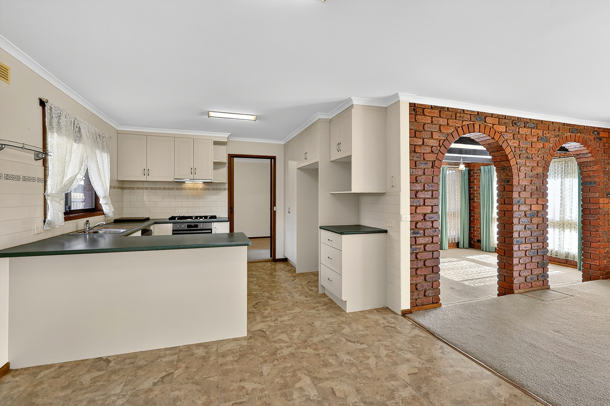 8 Nayler Crescent, Warrnambool VIC 3280, Warrnambool - Thumbnail 6