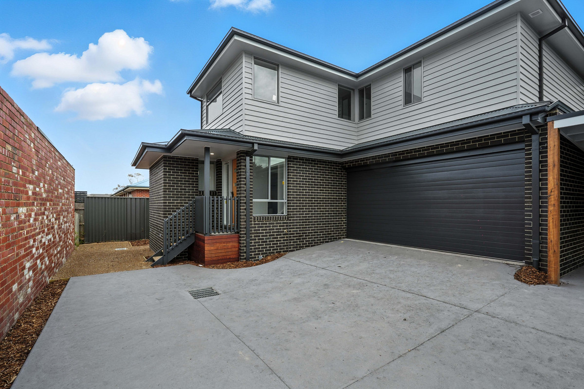 2 / 20 Sybella Avenue, Koo Wee Rup VIC 3981, Koo Wee Rup - Image 1