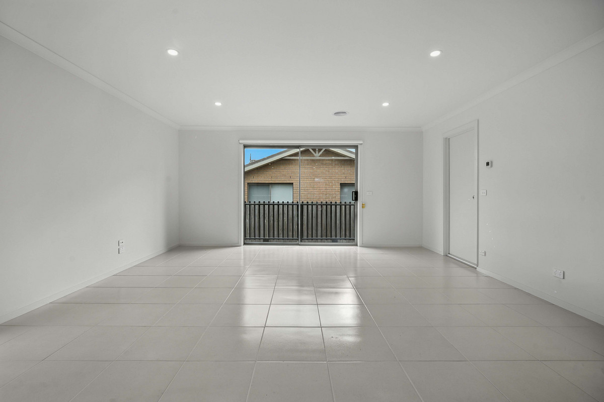2 / 20 Sybella Avenue, Koo Wee Rup VIC 3981, Koo Wee Rup - Thumbnail 3