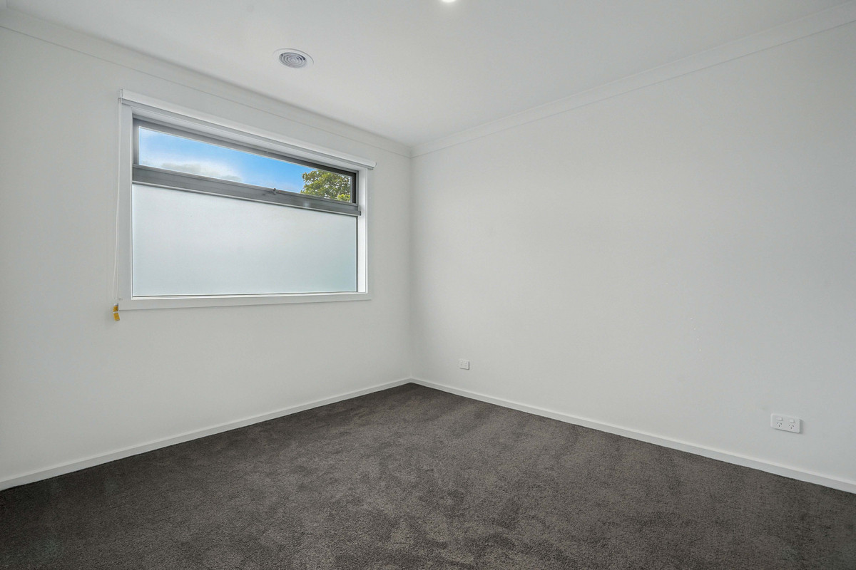 2 / 20 Sybella Avenue, Koo Wee Rup VIC 3981, Koo Wee Rup - Thumbnail 5