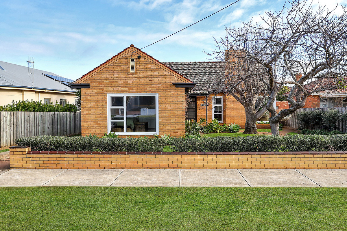 9 Birdwood Avenue, WARRNAMBOOL VIC 3280, Warrnambool - Thumbnail 6