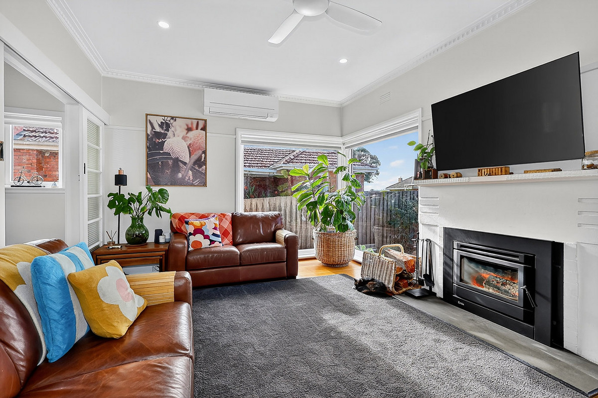 9 Birdwood Avenue, WARRNAMBOOL VIC 3280, Warrnambool - Thumbnail 2