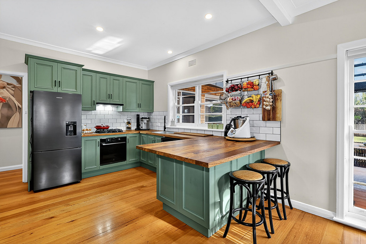 9 Birdwood Avenue, WARRNAMBOOL VIC 3280, Warrnambool - Thumbnail 8
