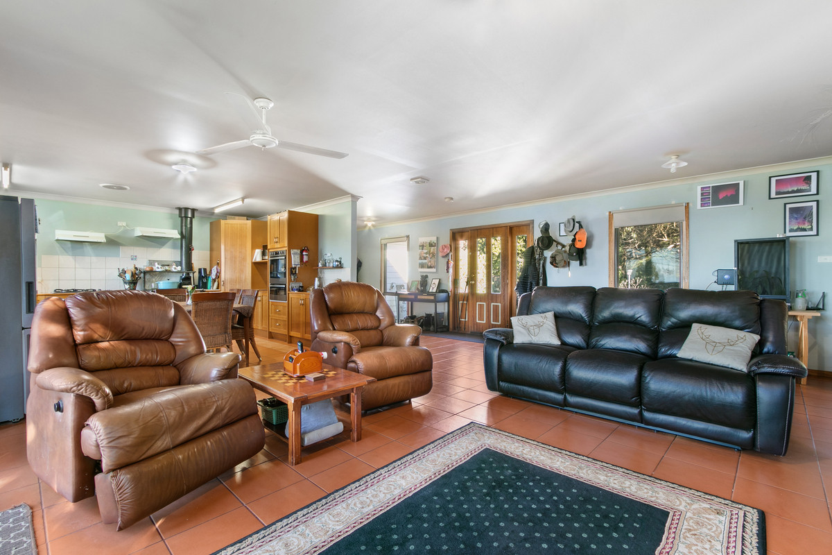 925 Jeeralang West Road, Jeeralang VIC 3840, Jeeralang - Thumbnail 5