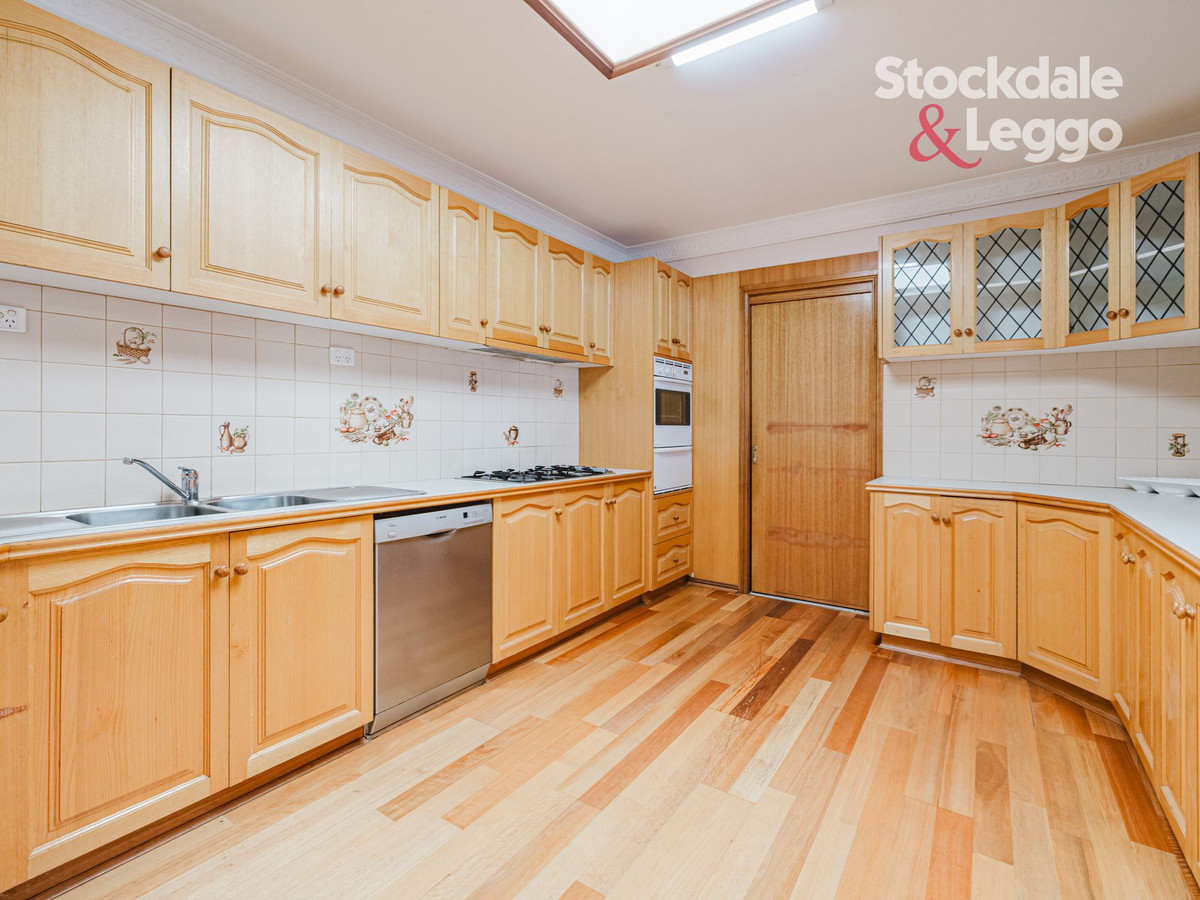 16 Ramsay Crescent, Darley VIC 3340, Darley - Thumbnail 4