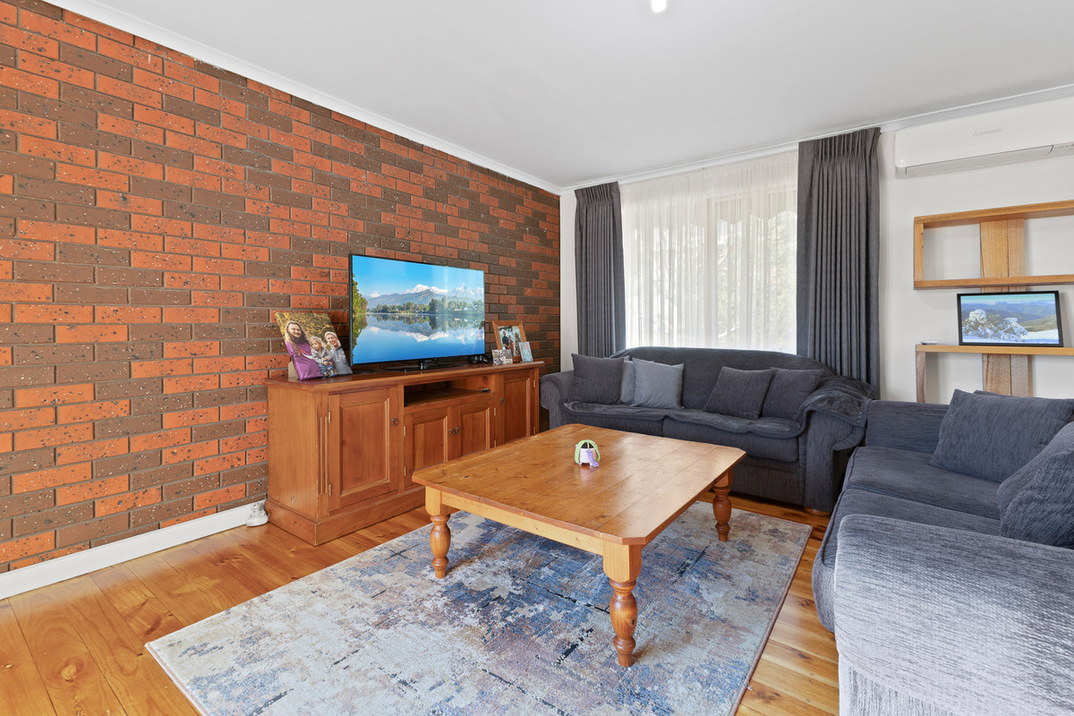 1 / 4 The Crescent, Ferntree Gully VIC 3156, Ferntree Gully - Thumbnail 2