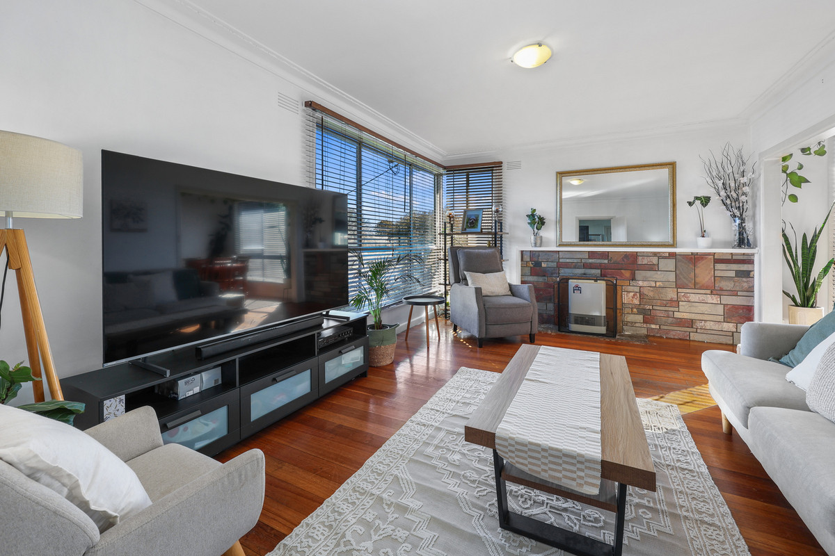 30 Ziegler Parade, Allansford VIC 3277, Allansford - Thumbnail 2