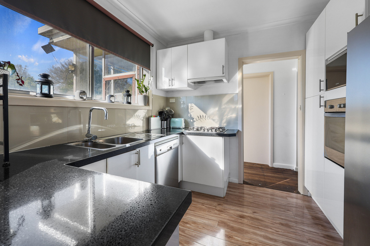 30 Ziegler Parade, Allansford VIC 3277, Allansford - Thumbnail 8