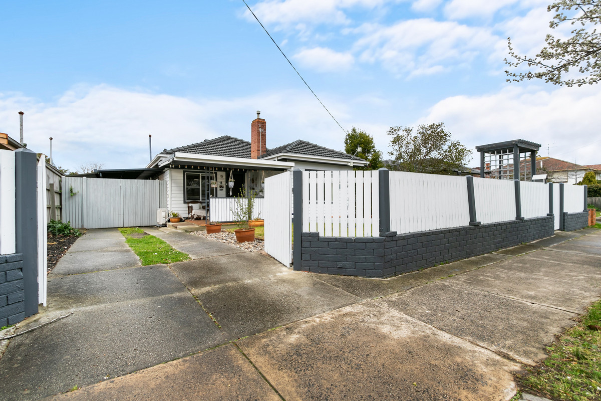 16 McDonald Street, Morwell VIC 3840, Morwell - Thumbnail 2