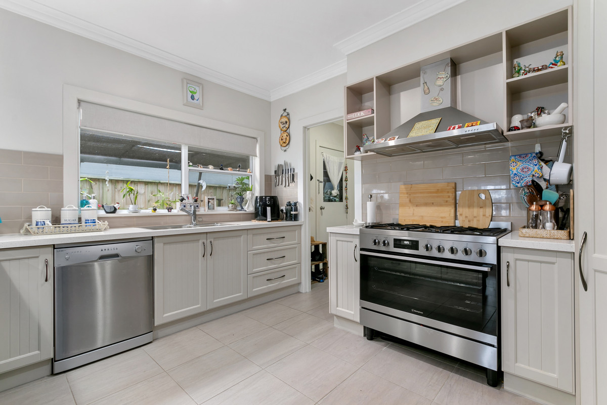 16 McDonald Street, Morwell VIC 3840, Morwell - Thumbnail 4